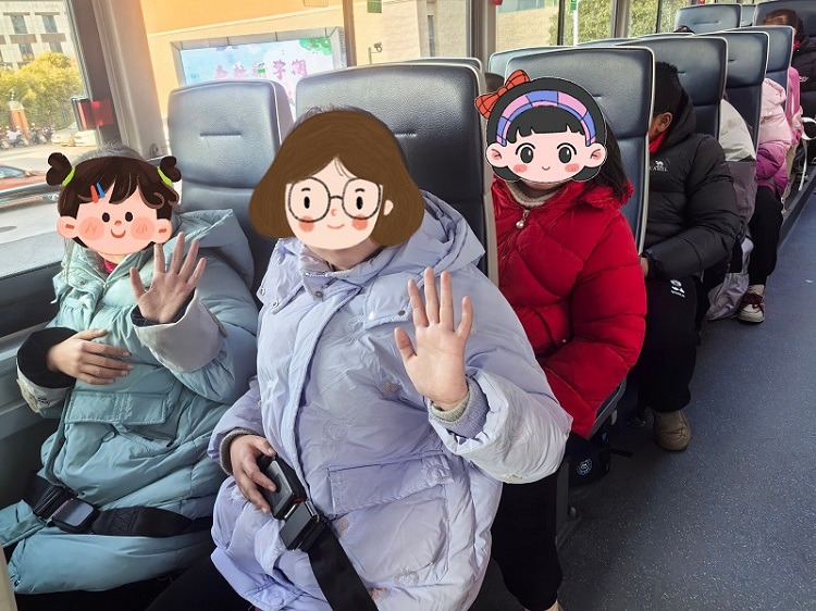 车内小乘客照片2.jpg