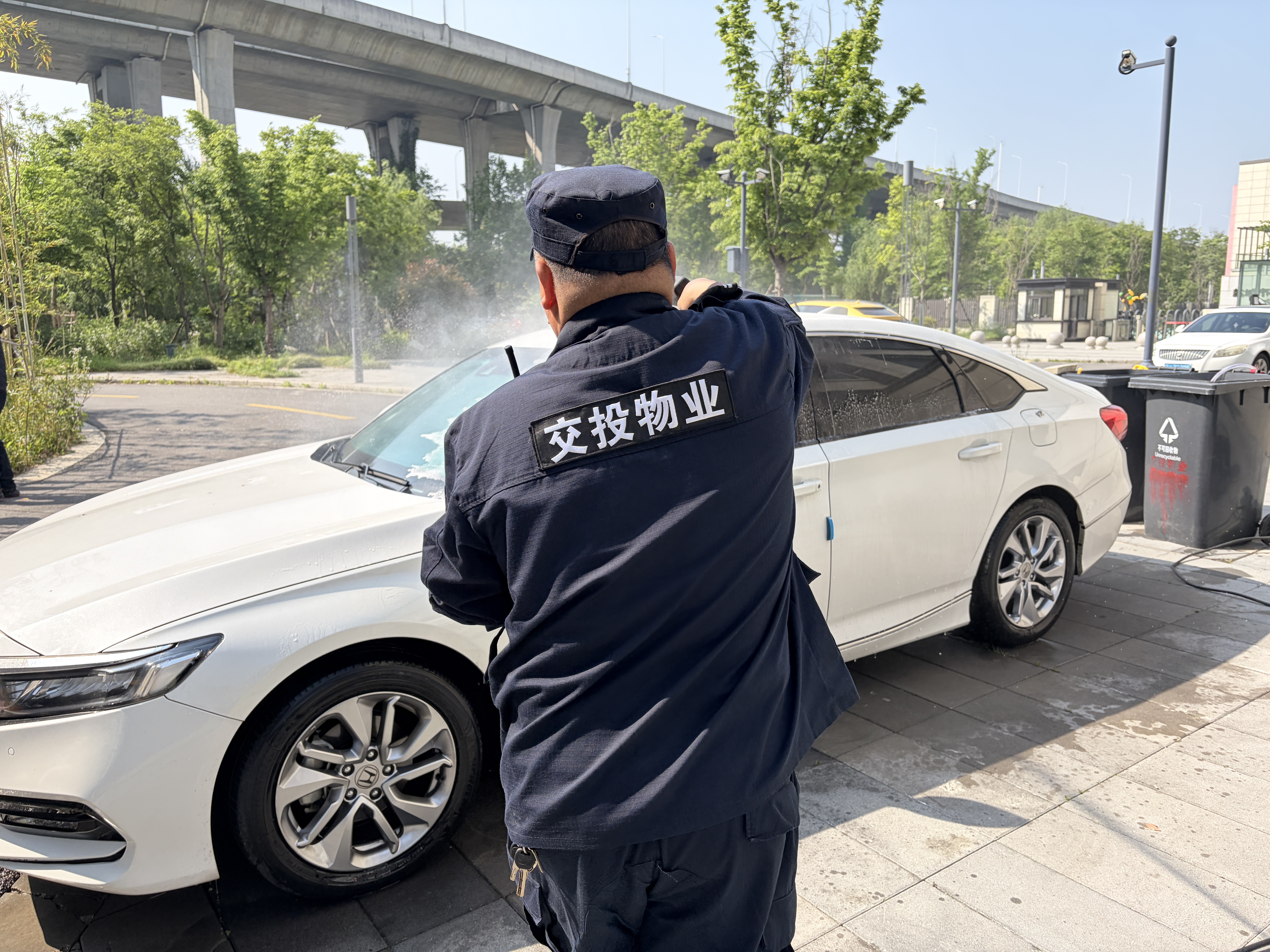 洗车2.jpg 洗车2.jpg